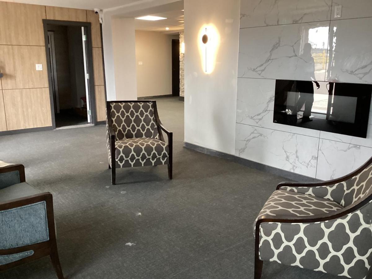 Bethel Hotel Elk Point Экстерьер фото